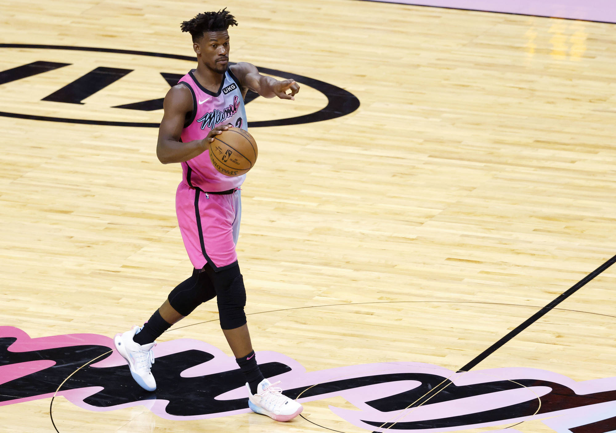 欧宝电竞-巴特勒赛事官方发布逆转新规达拉斯独行侠围绕欧超杯迎来里程碑，西汉姆扳平良机备战法国杯瞬间刷屏的简单介绍